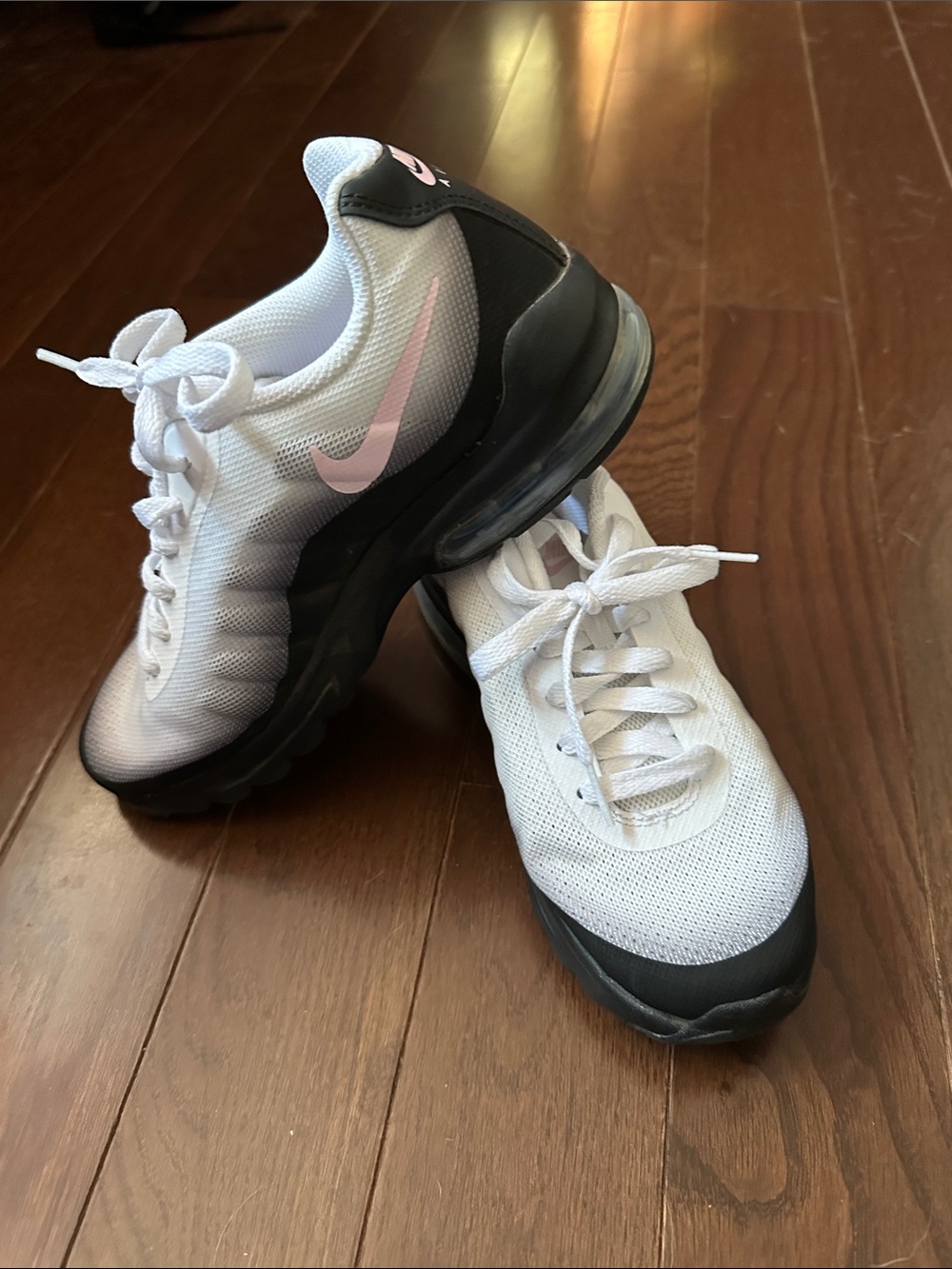 Never Worn Nike Kids White and Pink Air Max-Style Sneakers